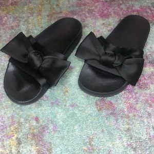 Cat & Jack Black Bow Sandal Slide